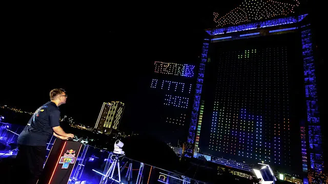 Tetris no Céu de Dubai: Final do Mundial Vira Espetáculo Gigante com 4 Mil Drones!