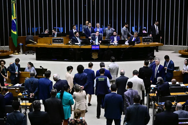 A Caça ao Devedor Contumaz: Por Que o Governo Acelera a Mão Contra Sonegadores e o Que Isso Muda Para a Economia Tech!